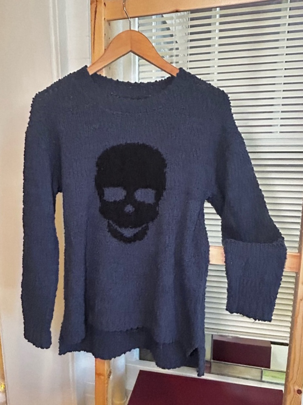 Bobeau Skull Crewneck Navy Blue and Black Sweater Size Small